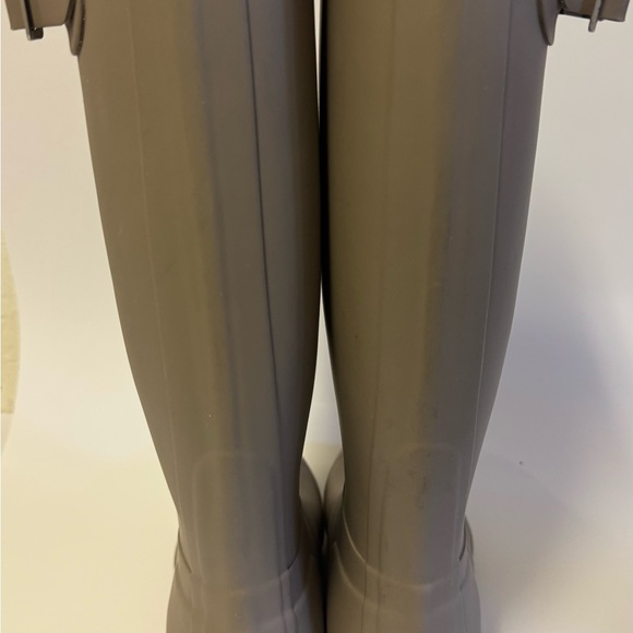 HUNTER • BOOTS
Women • Size US 7 • Excellent condition - Picture 4 of 6